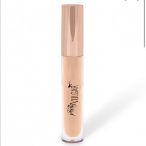 Pretty Vulgar Under cover, Shade Little White lies